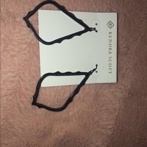 Kendra Scott earrings - Picture 2 of 2